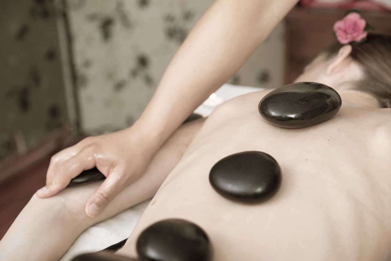 Hot-Stone-Massage